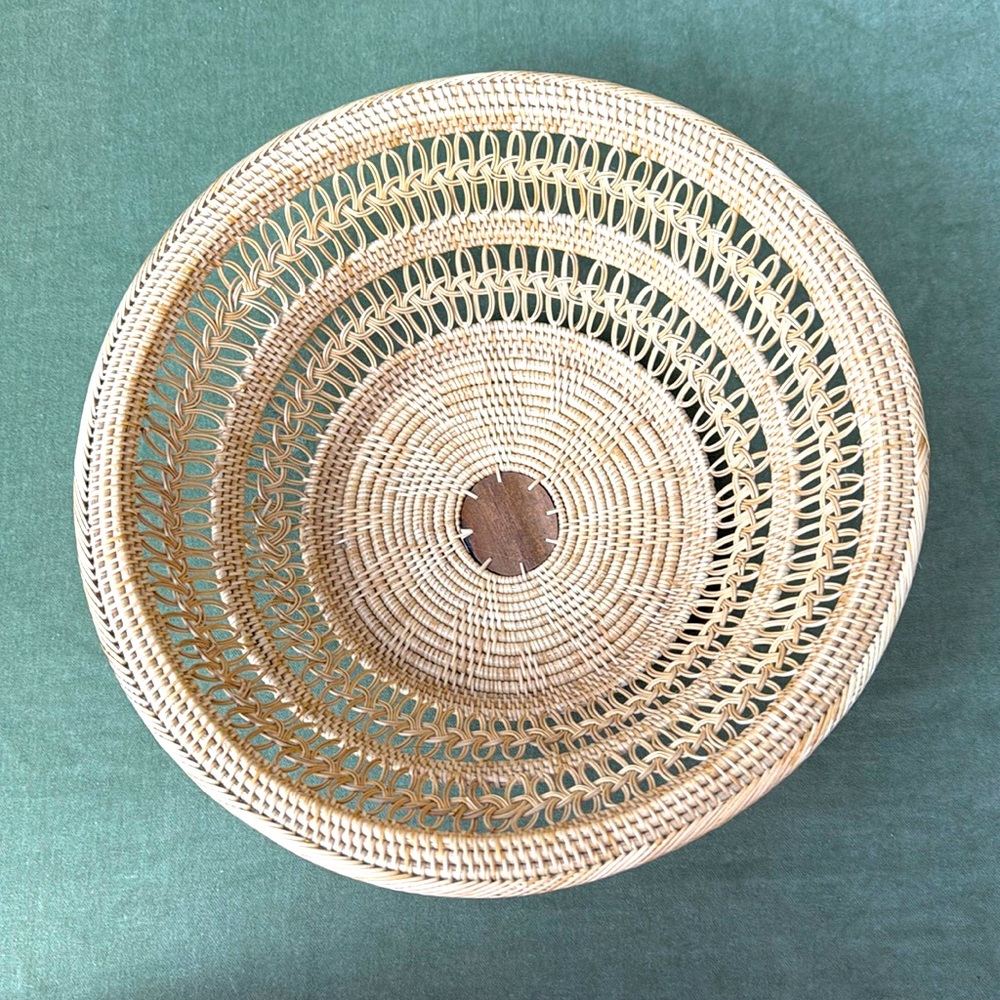 Hand Woven large Rattan Decorative fruit Bowl basket